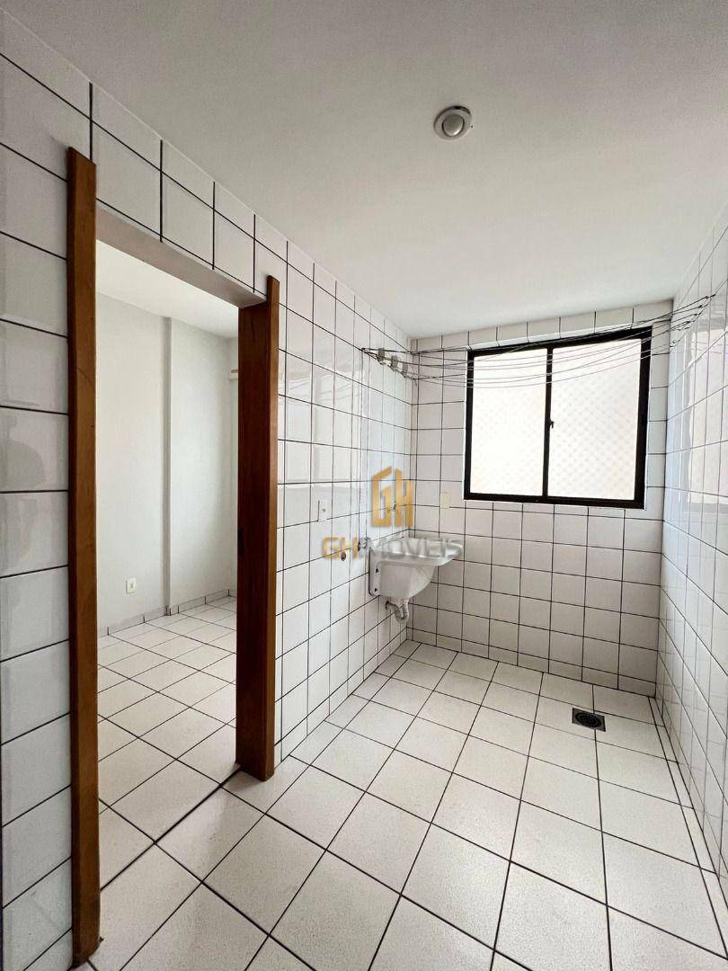 Apartamento à venda com 3 quartos, 121m² - Foto 8