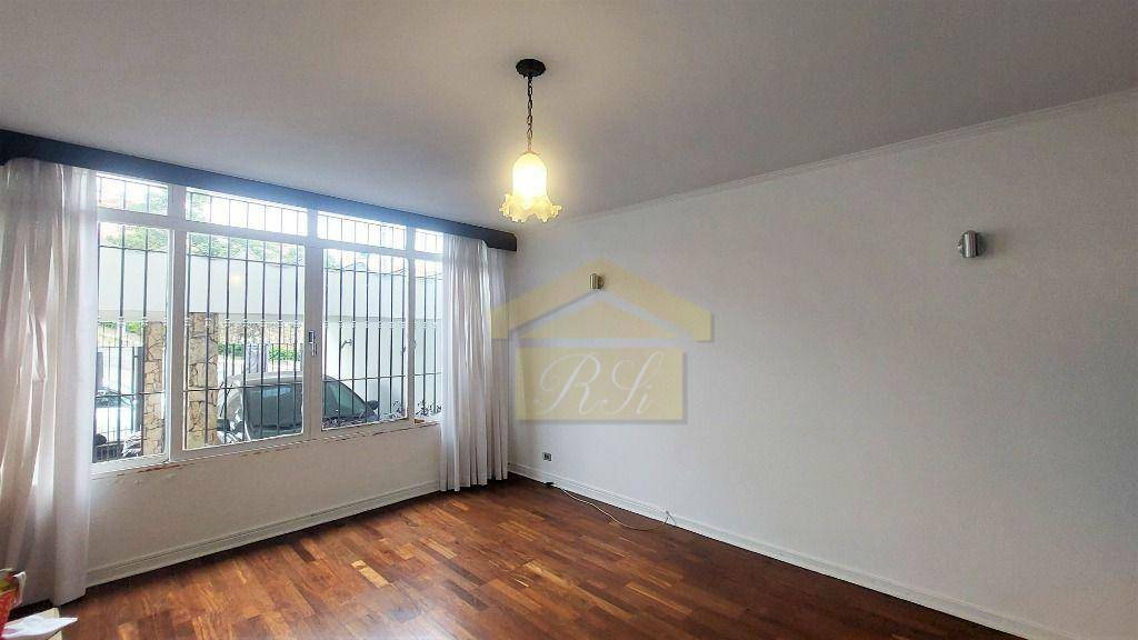 Sobrado à venda e aluguel com 3 quartos, 180m² - Foto 1