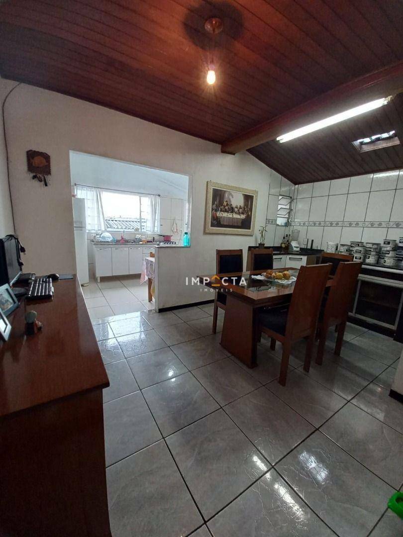 Casa à venda com 3 quartos, 84m² - Foto 1