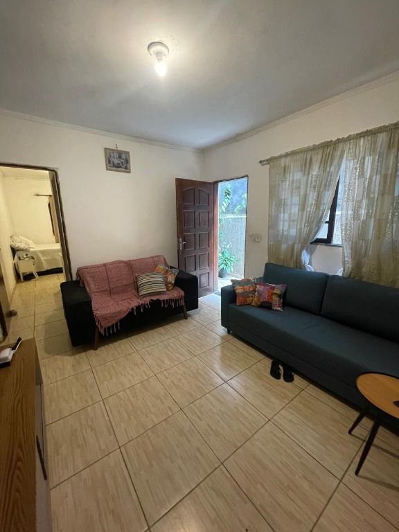 Casa à venda com 2 quartos, 100m² - Foto 2