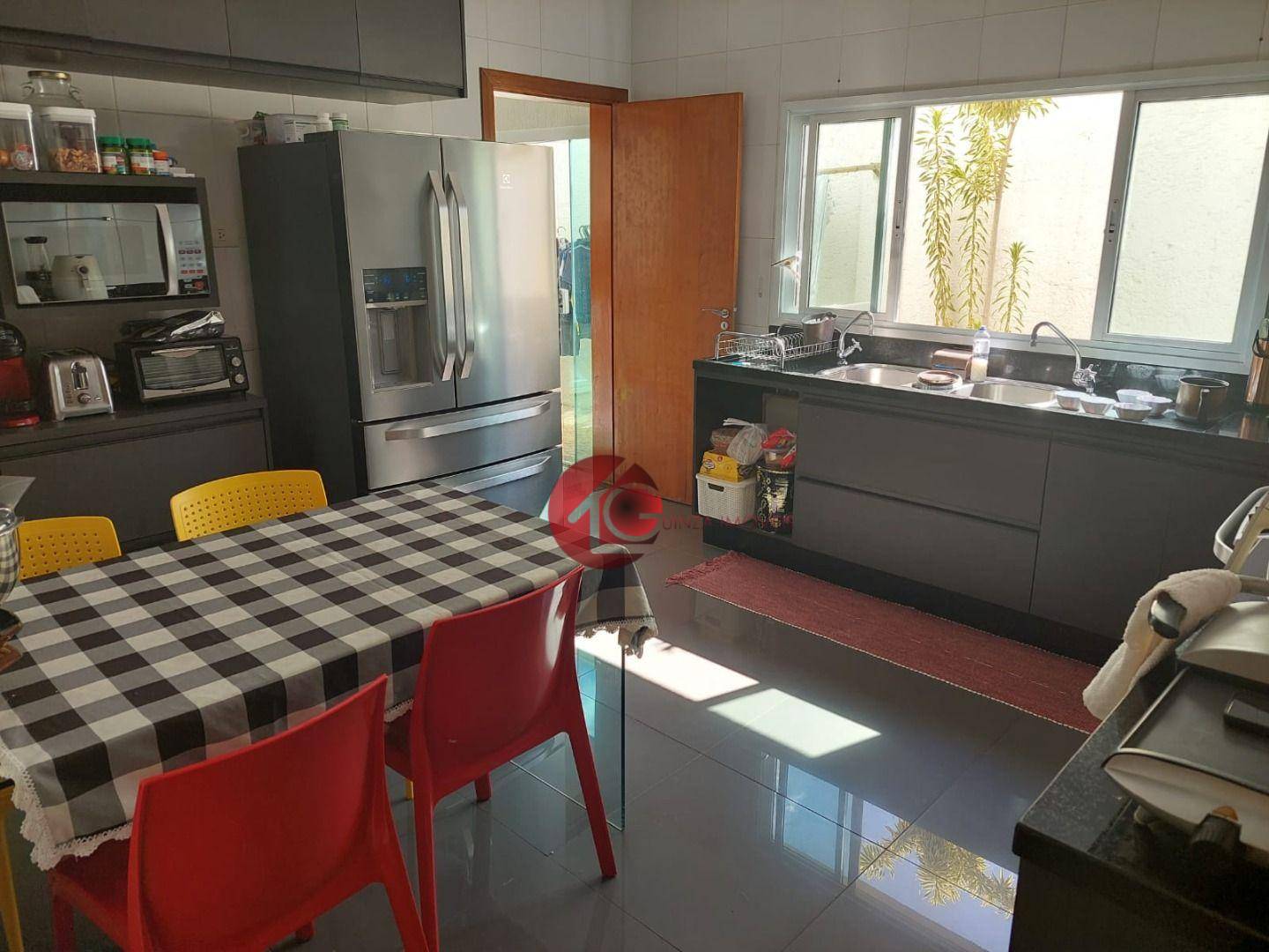 Sobrado à venda com 5 quartos, 381m² - Foto 4