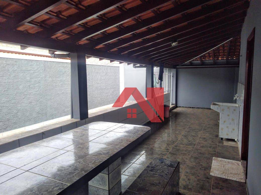 Casa à venda com 3 quartos, 144m² - Foto 2