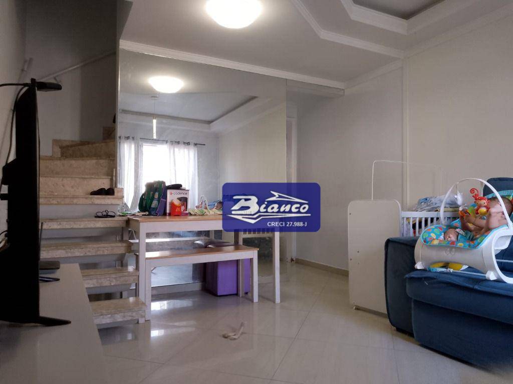 Sobrado à venda com 2 quartos, 70m² - Foto 4