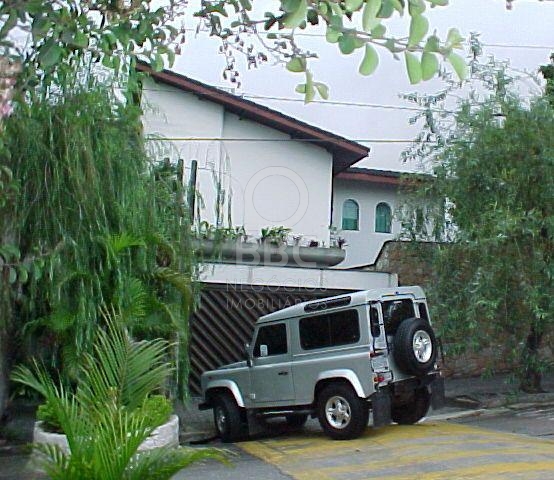 Sobrado à venda com 5 quartos, 350m² - Foto 1