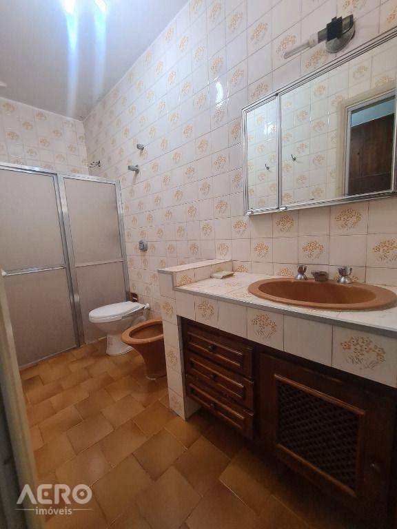 Casa à venda com 3 quartos, 190m² - Foto 9