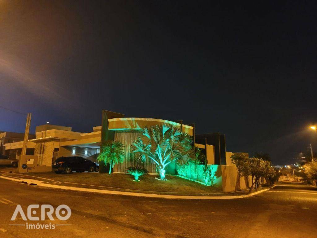 Casa de Condomínio à venda com 3 quartos, 210m² - Foto 1