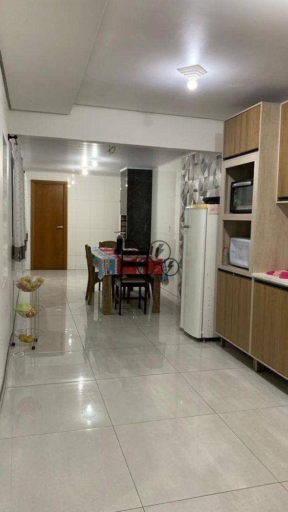 Casa à venda com 3 quartos, 130m² - Foto 2