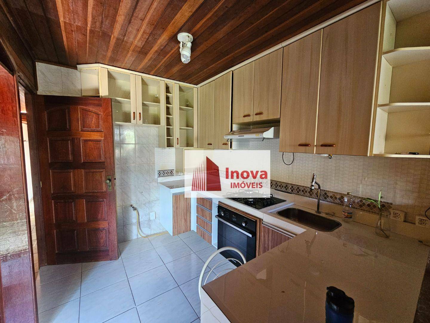 Casa para alugar com 5 quartos, 243m² - Foto 18