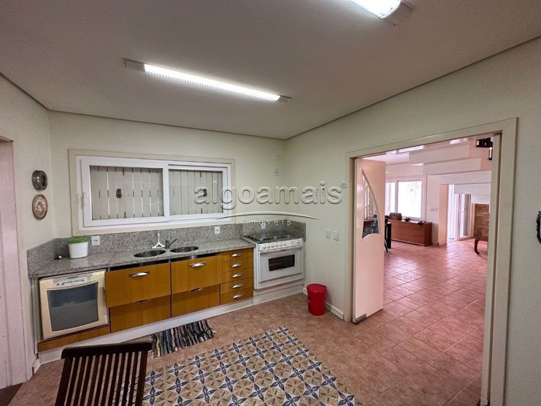 Casa à venda com 4 quartos, 320m² - Foto 15