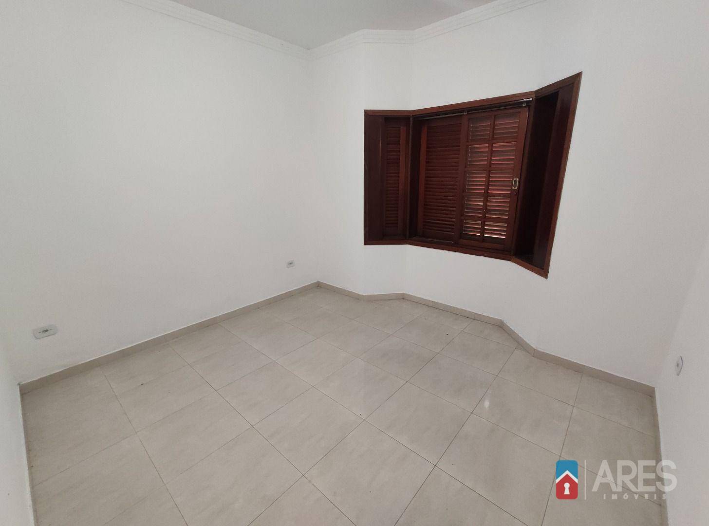 Casa à venda com 2 quartos, 99m² - Foto 2