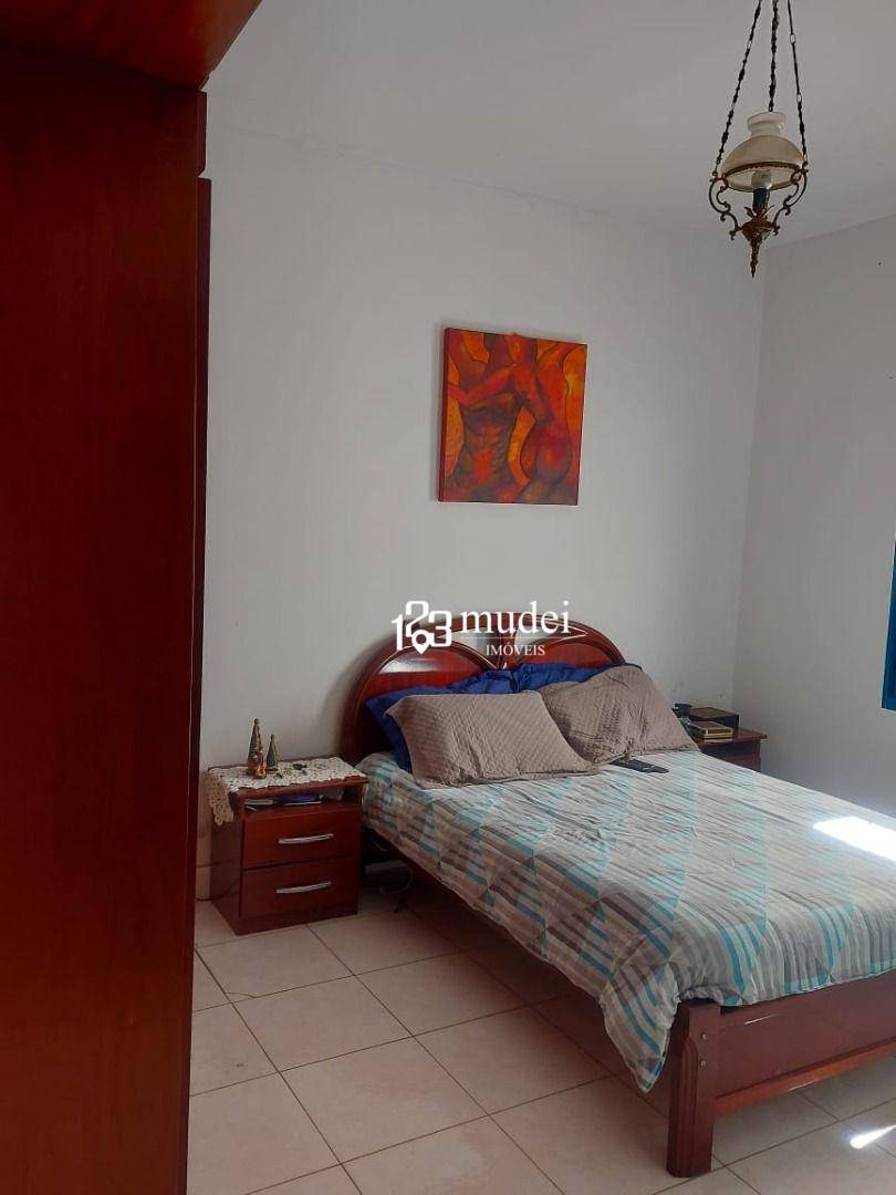 Casa à venda com 4 quartos, 180m² - Foto 15