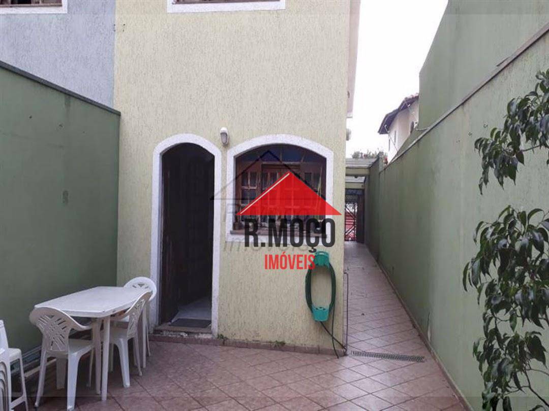 Sobrado à venda com 3 quartos, 200m² - Foto 2