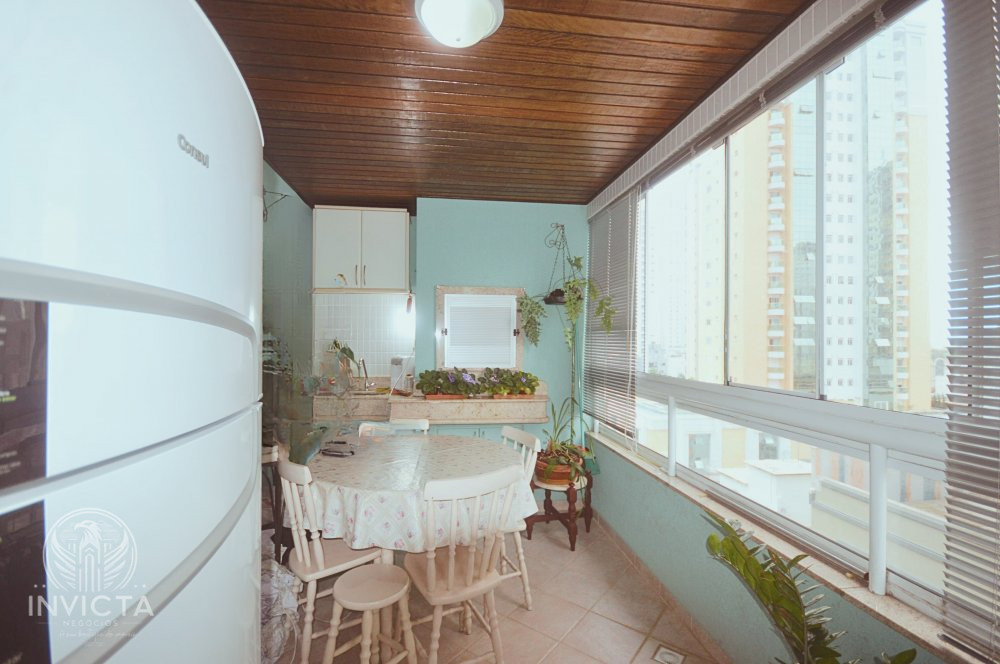 Apartamento à venda com 3 quartos, 100m² - Foto 1