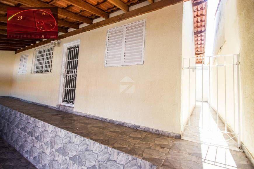 Casa à venda com 3 quartos, 64m² - Foto 3