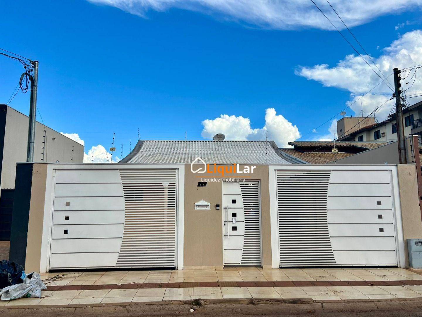 Casa, 4 quartos, 286 m² - Foto 1