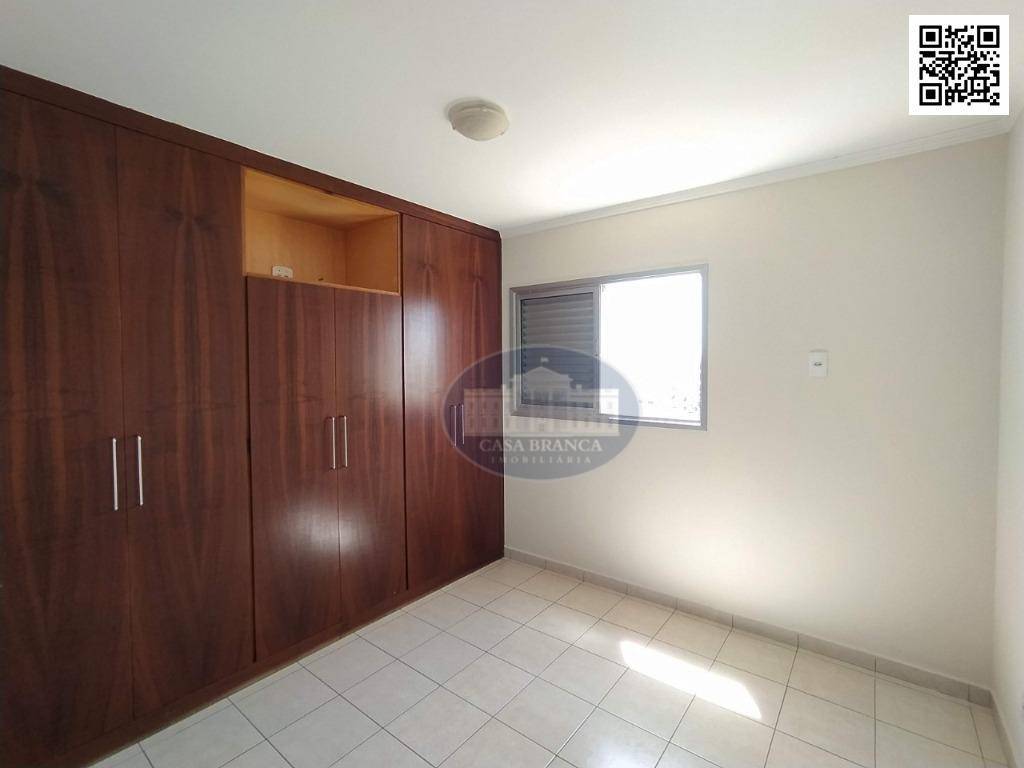 Apartamento para alugar com 3 quartos, 109m² - Foto 9