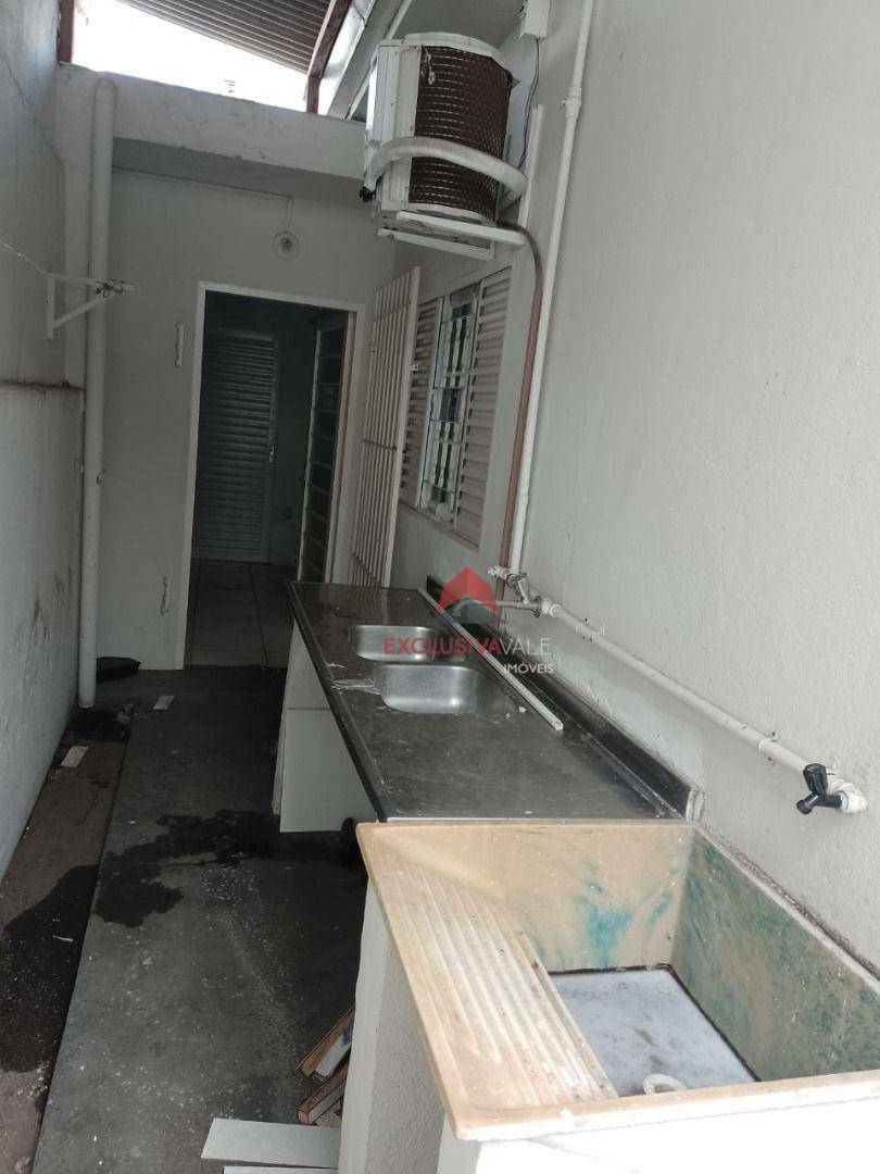 Casa à venda com 5 quartos, 206m² - Foto 5
