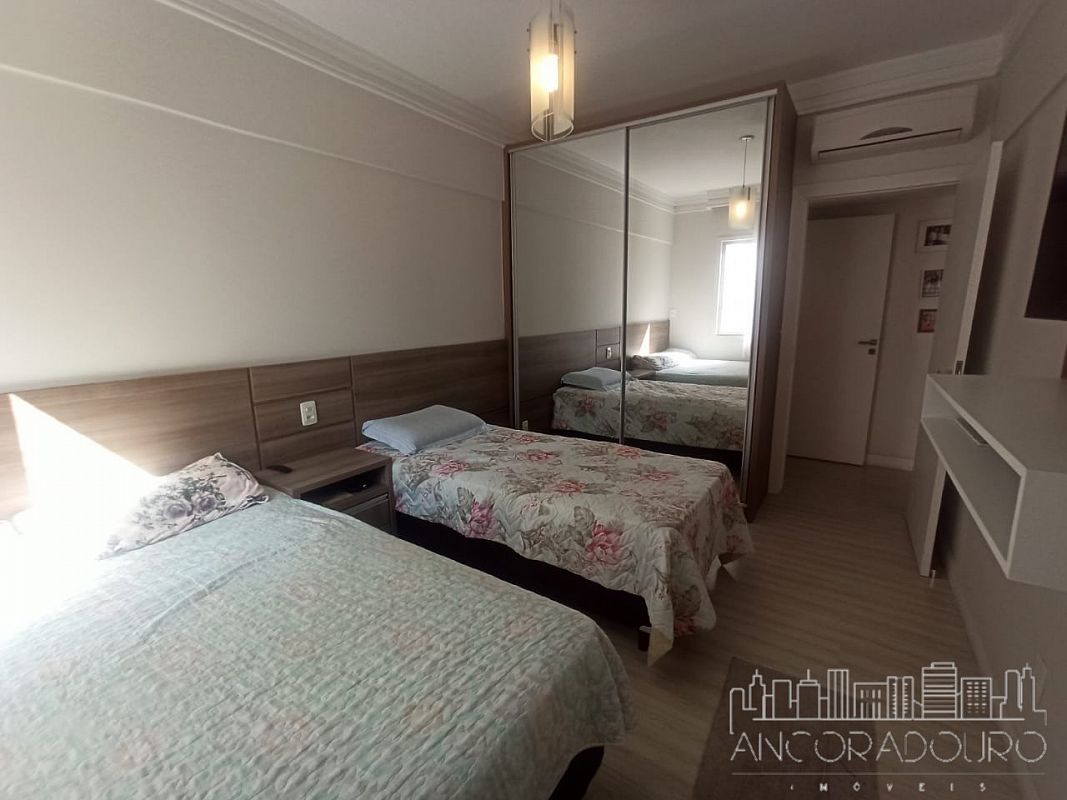 Apartamento à venda com 3 quartos, 130m² - Foto 13