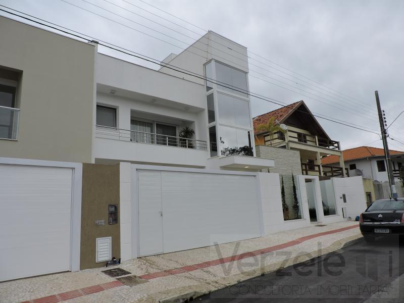 Sobrado à venda com 5 quartos, 445m² - Foto 1