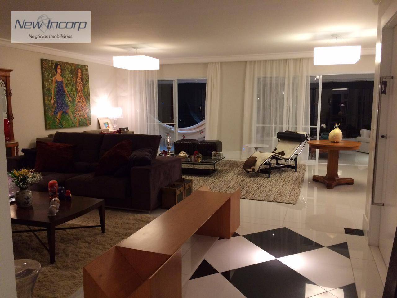 Apartamento à venda com 4 quartos, 334m² - Foto 2