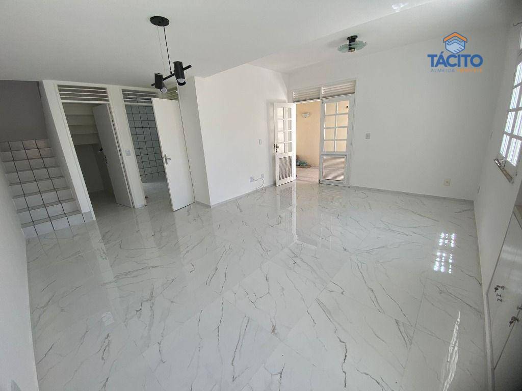 Casa à venda com 3 quartos, 115m² - Foto 2