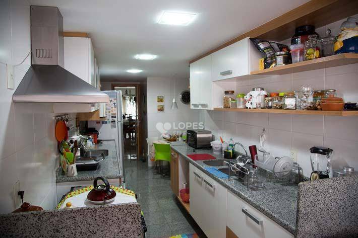 Apartamento à venda com 4 quartos, 195m² - Foto 15