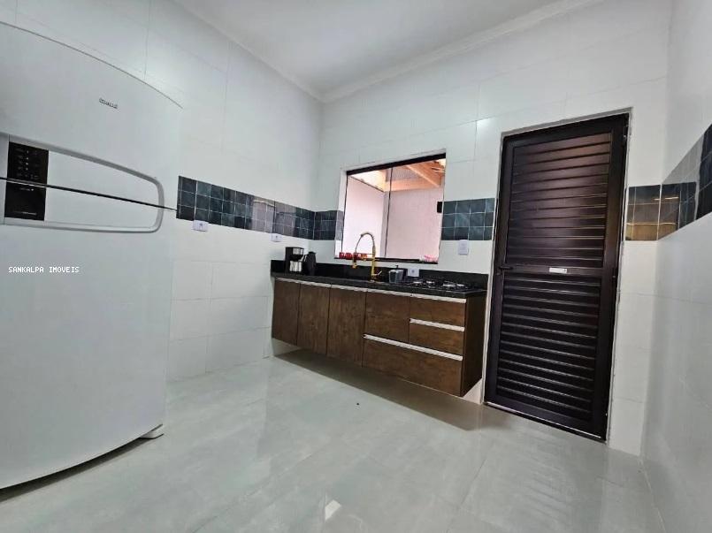 Casa à venda com 3 quartos, 98m² - Foto 9