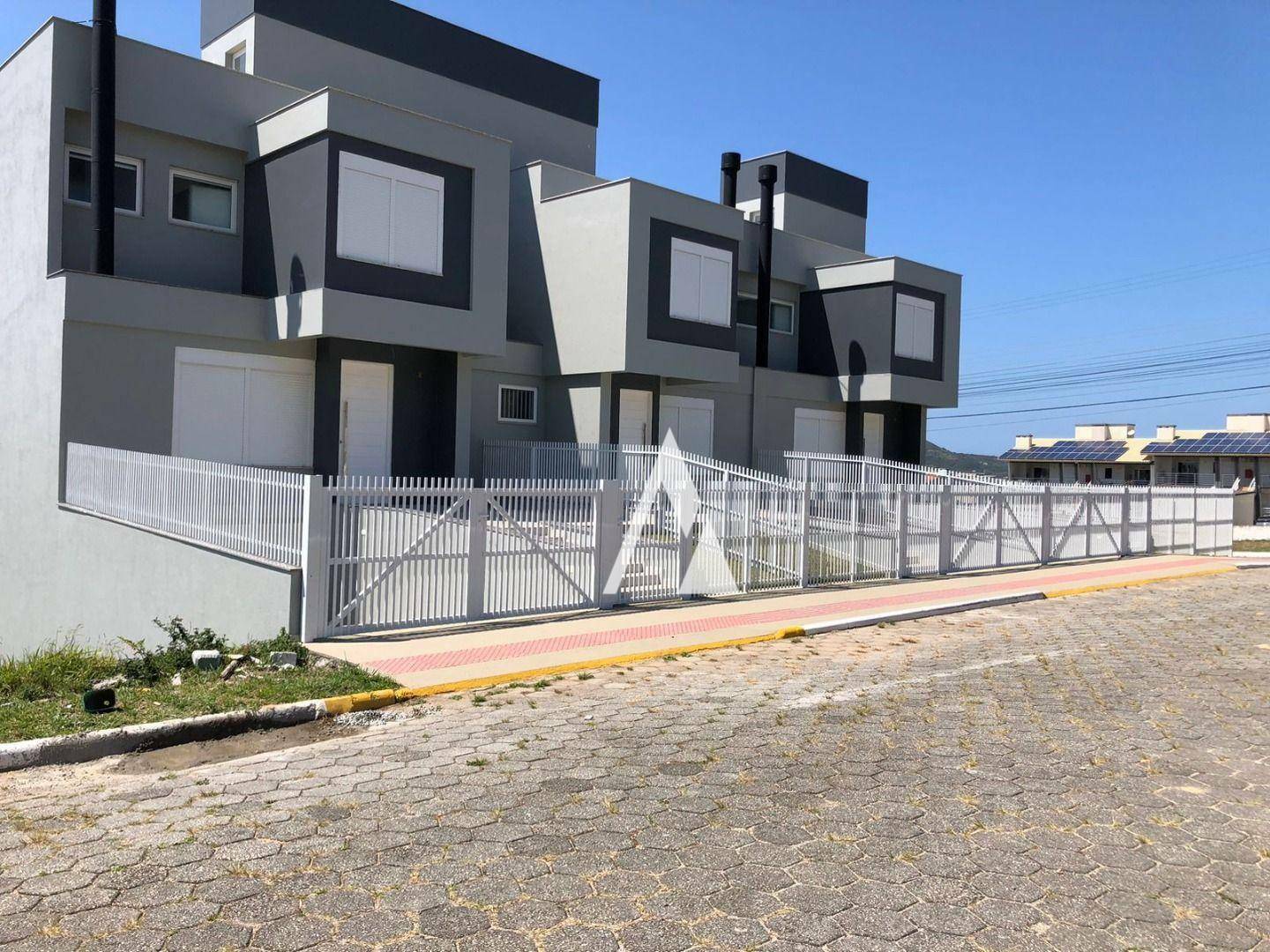 Casa de Condomínio à venda com 3 quartos, 200m² - Foto 1