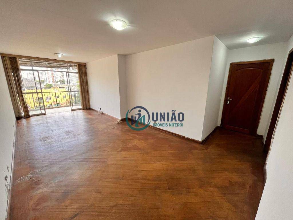 Apartamento à venda com 3 quartos, 115m² - Foto 1