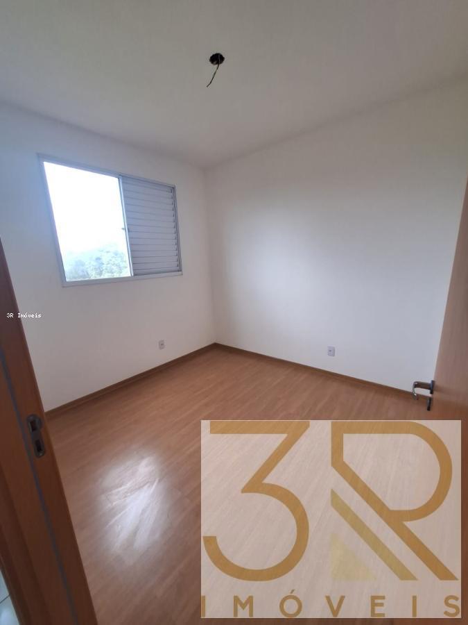 Apartamento à venda com 2 quartos, 40m² - Foto 17