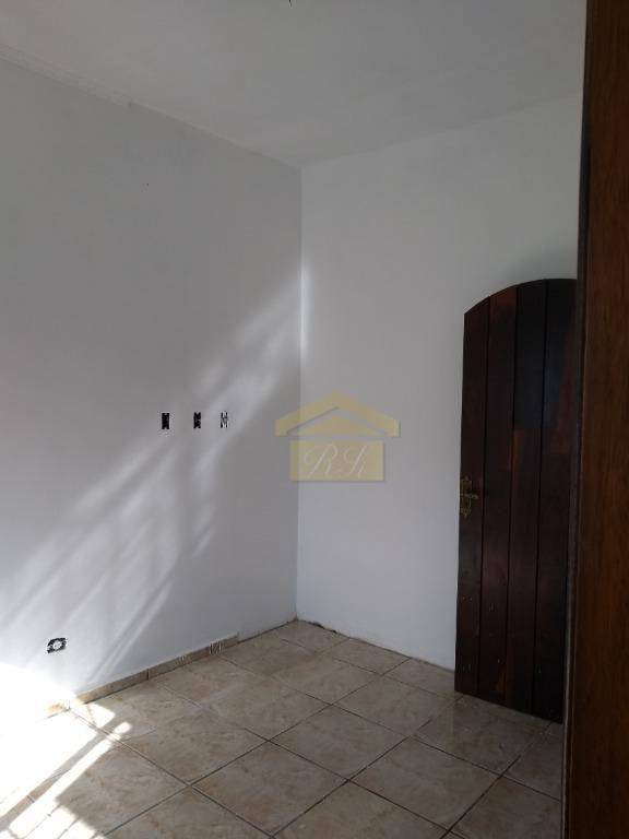 Sobrado à venda com 3 quartos, 226m² - Foto 1