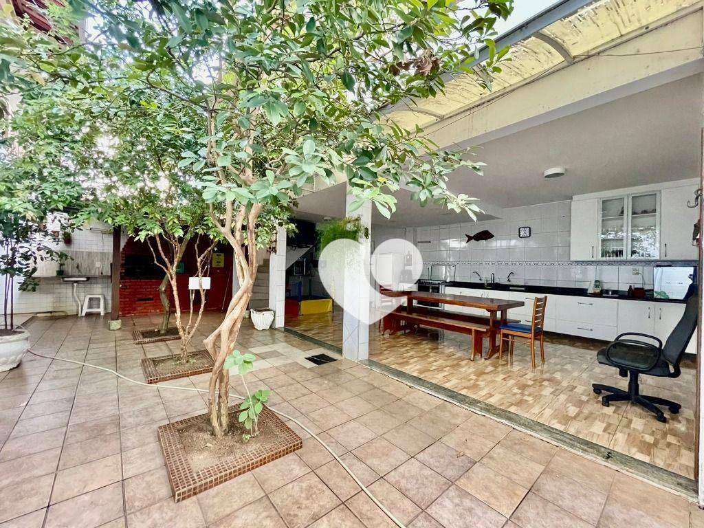 Casa à venda com 6 quartos, 428m² - Foto 24