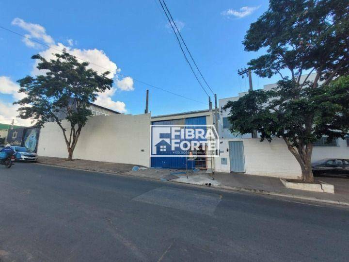 Depósito-Galpão-Armazém para alugar, 1350m² - Foto 2