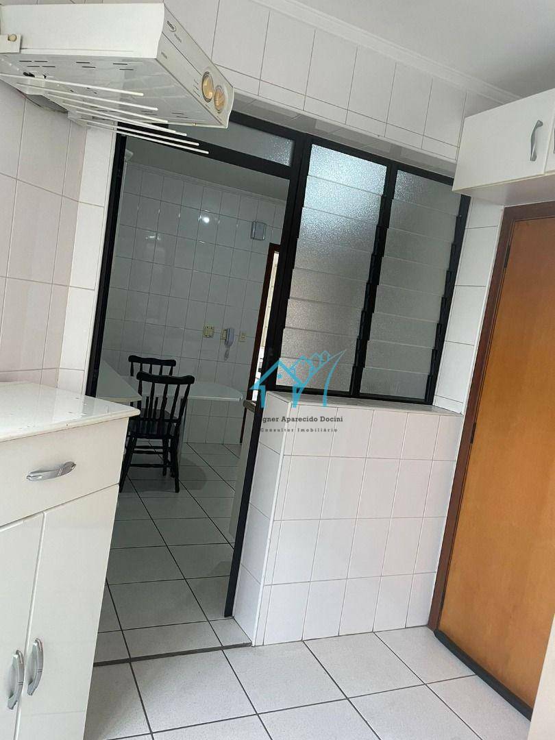 Apartamento para alugar com 3 quartos, 120m² - Foto 17