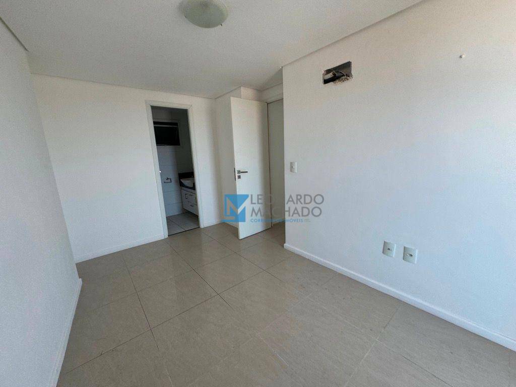 Apartamento à venda com 3 quartos, 80m² - Foto 4