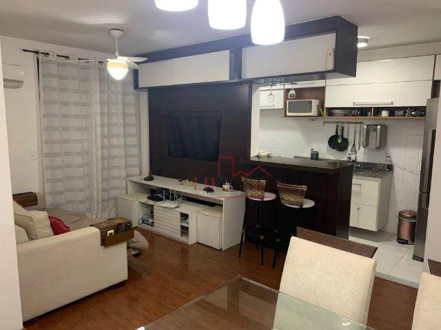 Apartamento à venda com 2 quartos, 63m² - Foto 1