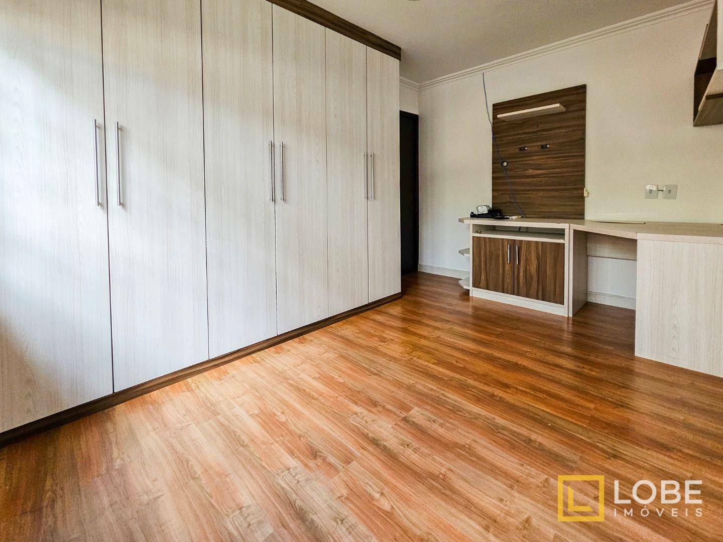 Casa à venda com 3 quartos, 300m² - Foto 26