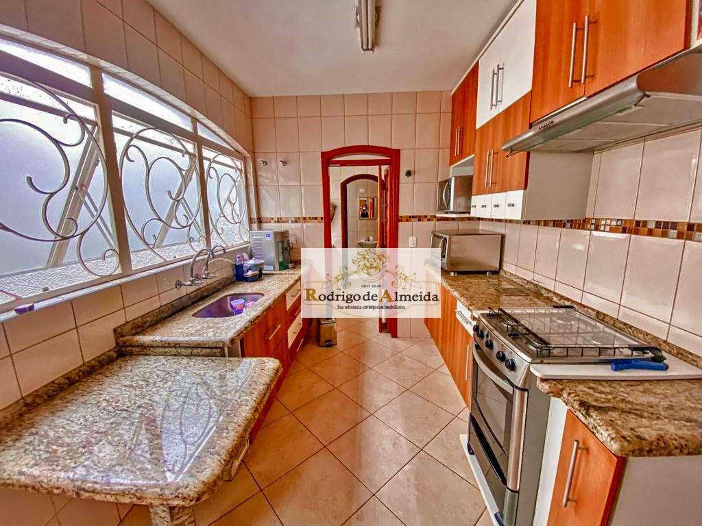 Casa à venda com 3 quartos, 238m² - Foto 8