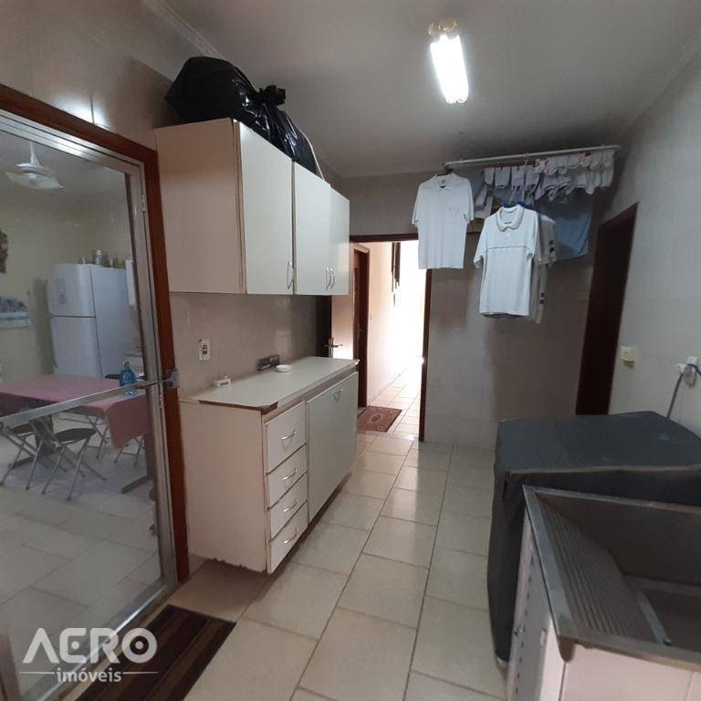 Casa à venda com 3 quartos, 186m² - Foto 9