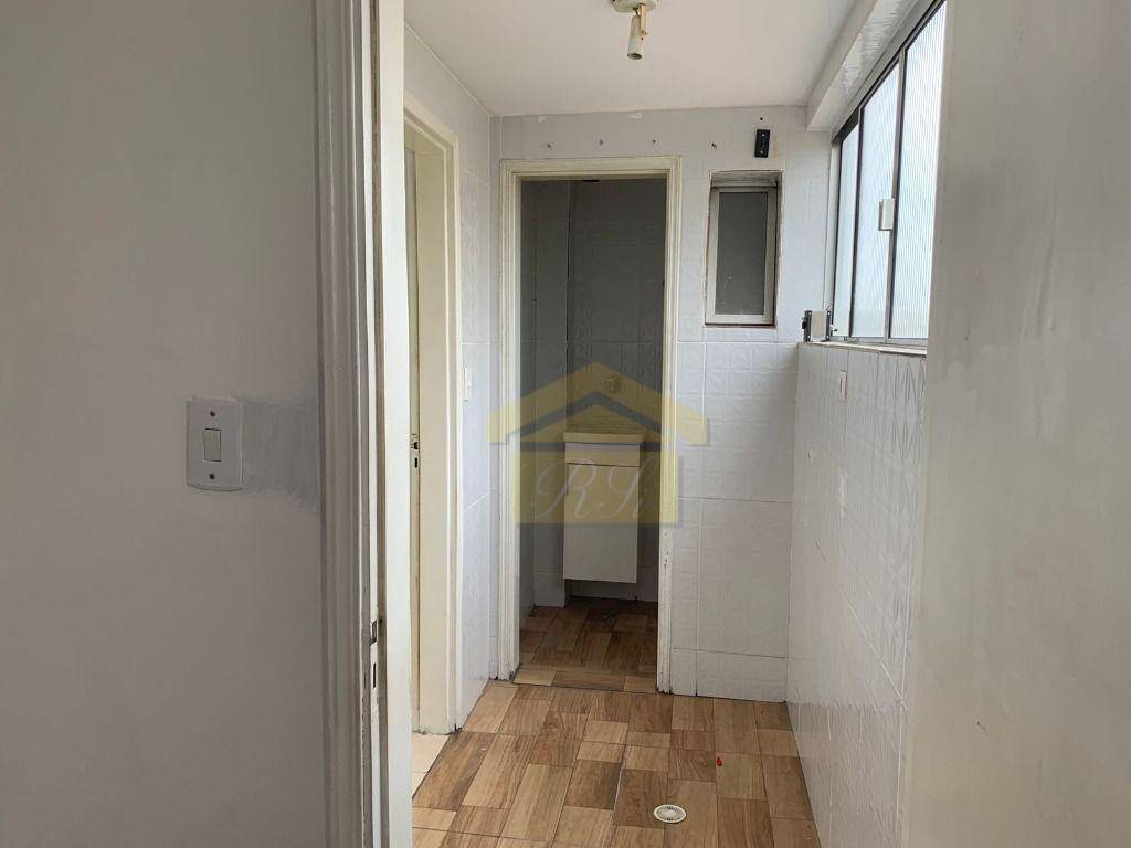 Apartamento à venda com 2 quartos, 62m² - Foto 11