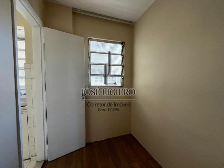 Apartamento à venda com 2 quartos, 70m² - Foto 14