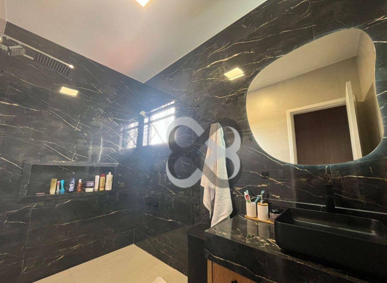 Casa à venda com 4 quartos, 236m² - Foto 11