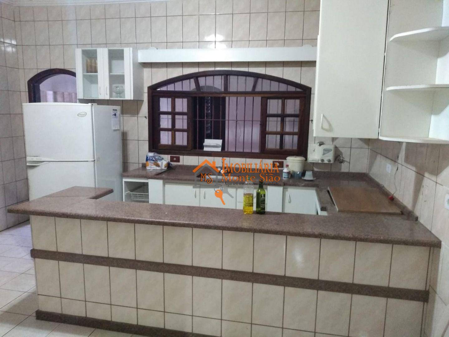 Sobrado à venda com 5 quartos, 200m² - Foto 2