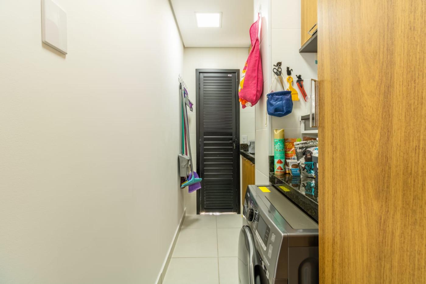 Apartamento à venda com 2 quartos, 64m² - Foto 30