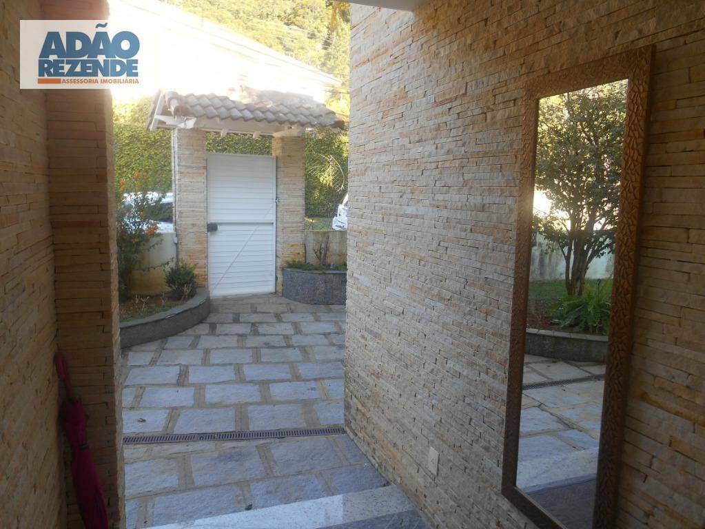 Casa de Condomínio à venda com 4 quartos, 400m² - Foto 17