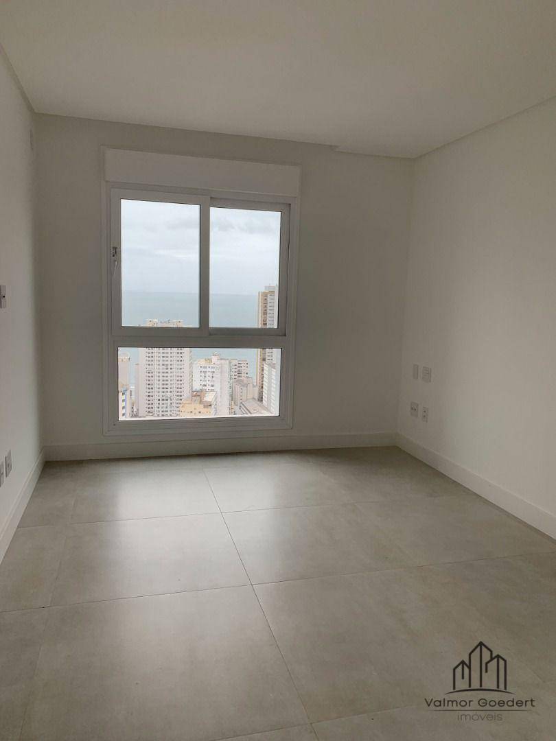 Apartamento à venda com 3 quartos, 137m² - Foto 10