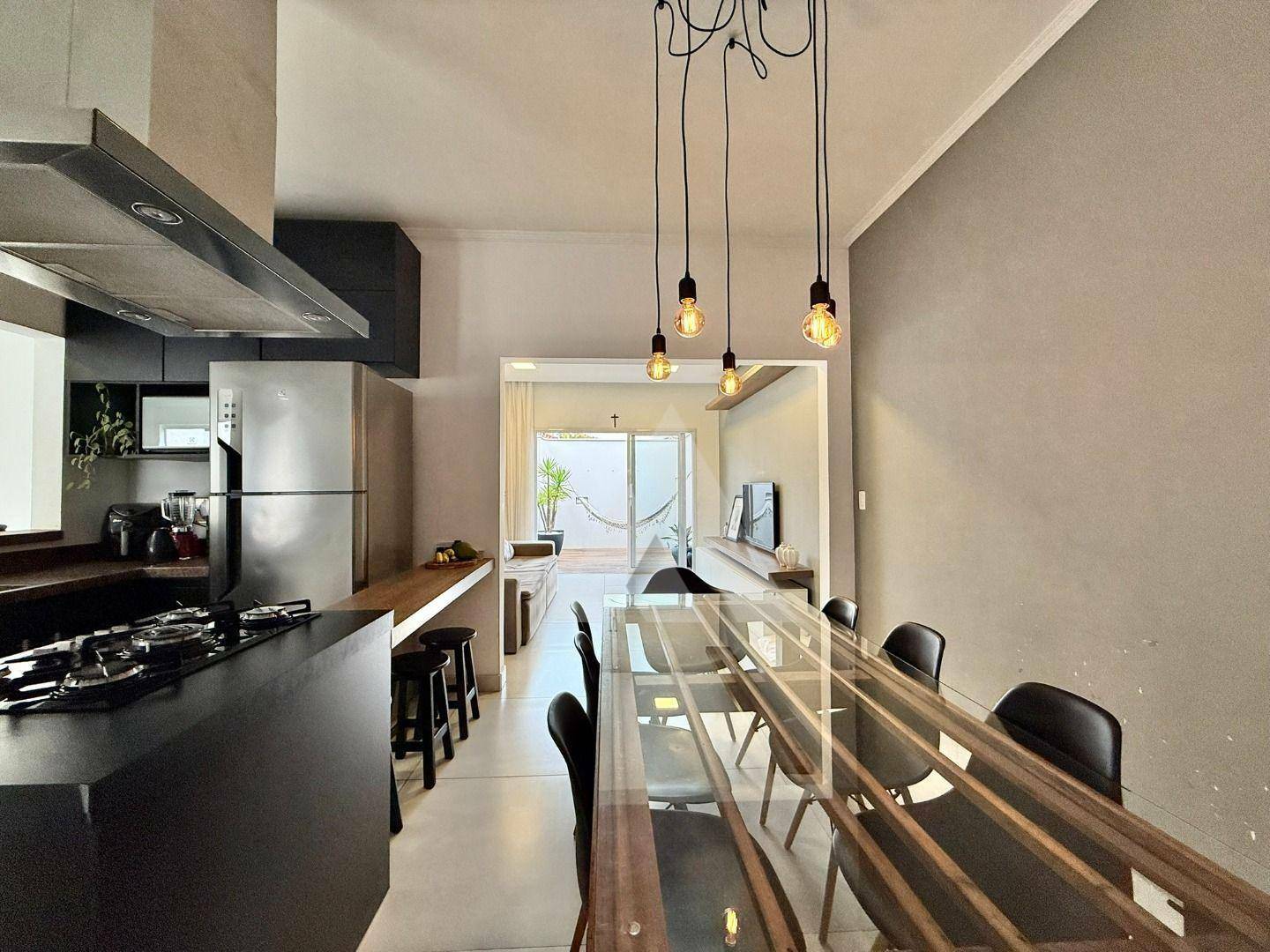 Casa à venda com 4 quartos, 215m² - Foto 15