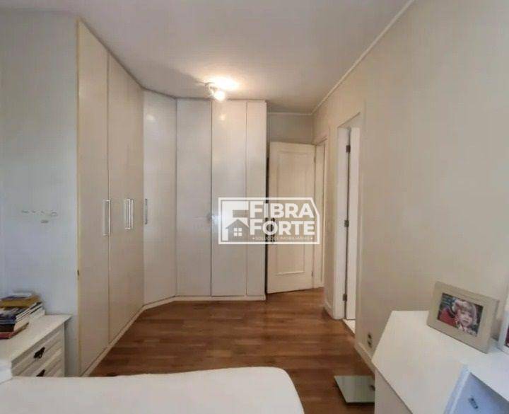 Apartamento para alugar com 4 quartos, 148m² - Foto 16