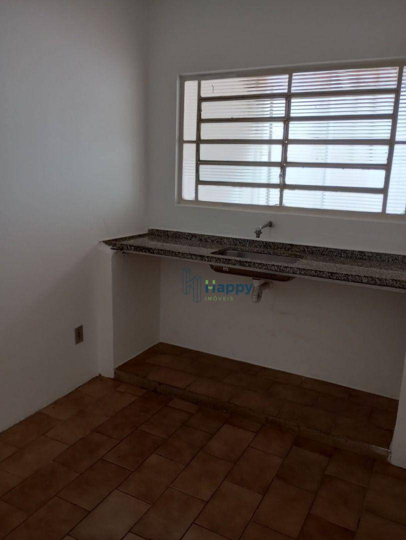 Casa para alugar com 4 quartos, 180m² - Foto 3