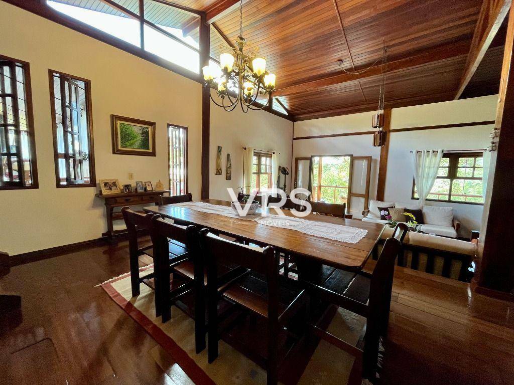 Casa de Condomínio à venda com 4 quartos, 330m² - Foto 9